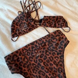 Tan lines Sivan bikini